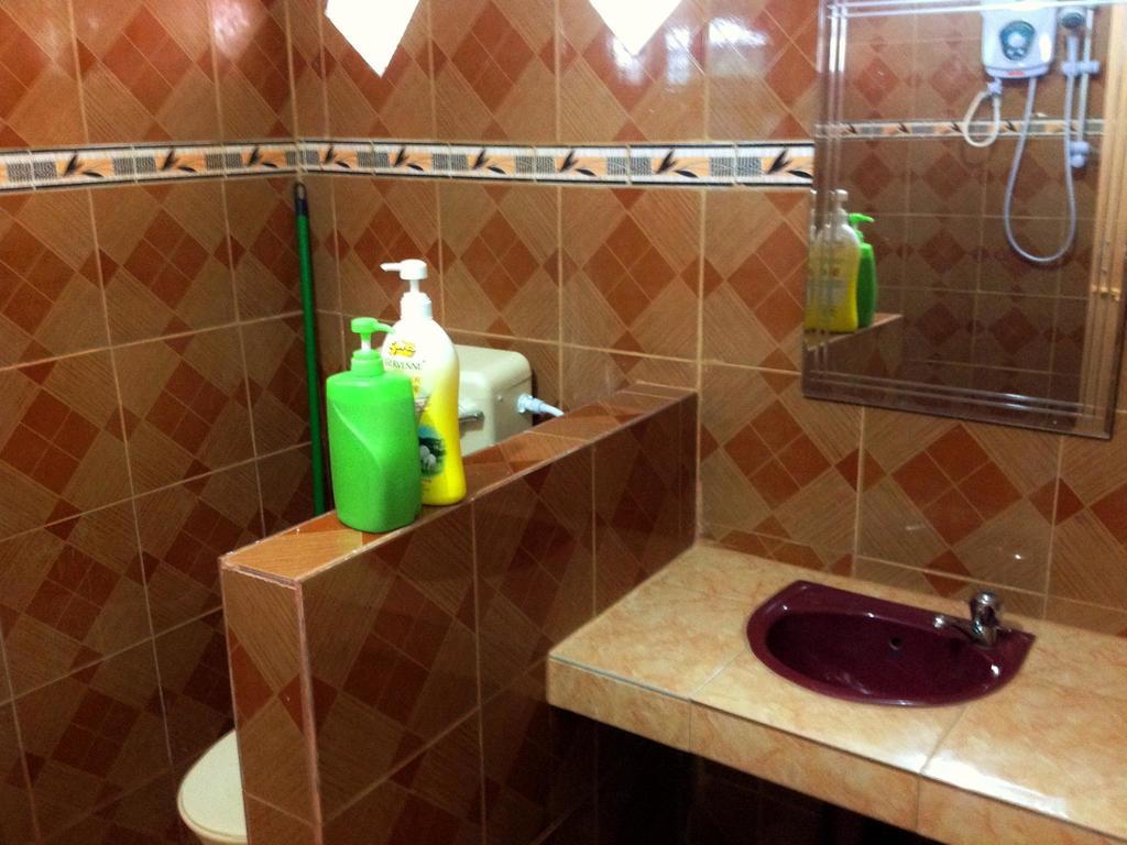 Nur Muslim Homestay At Kota Bharu Bagian luar foto